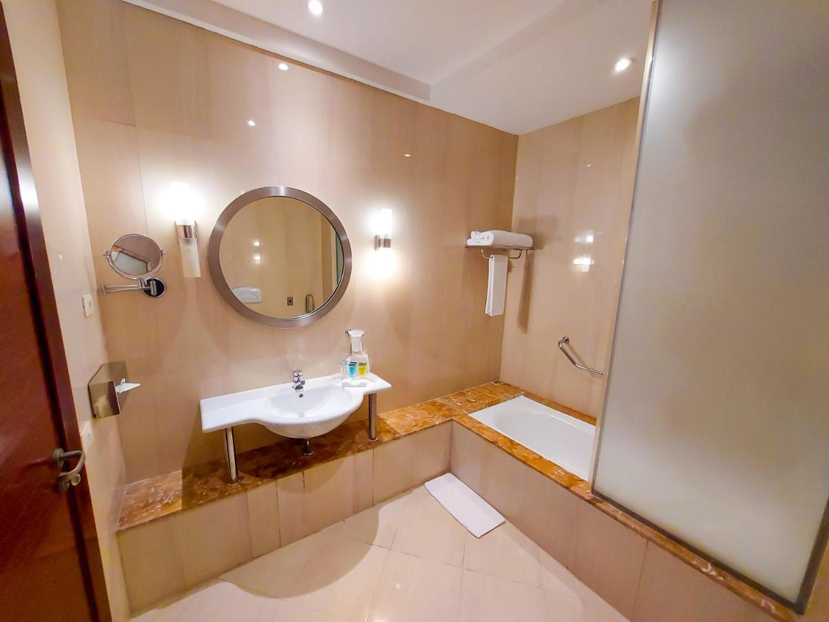 Helnan Dream Hotel And Conference Center 6th of October City Екстериор снимка Bathroom