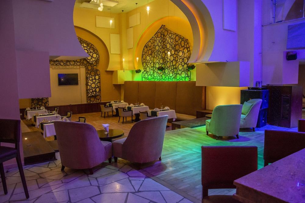 Helnan Dream Hotel And Conference Center 6th of October City Екстериор снимка The interior of the restaurant